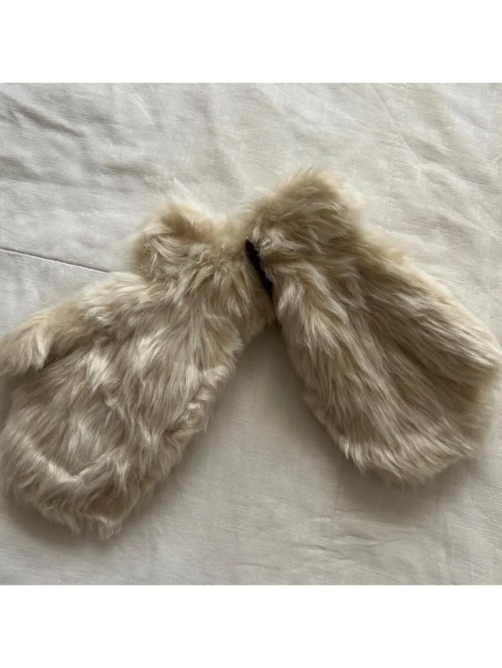 NWT Fossil Cream White Faux Fur Mittens Winter Y2K One Size
